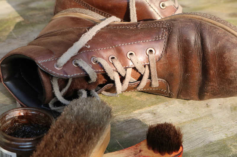 革靴についたキズをキレイに修復したい クリームを使ったお手入れ方法 Mens Leather Magazine メンズレザーマガジン 革靴についたキズをキレイに修復したい クリームを使ったお手入れ方法 Mens Leather Magazine メンズレザーマガジン